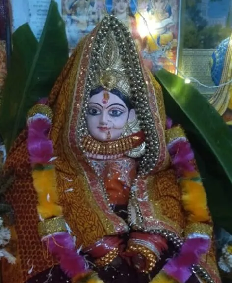 दीपावली पर कुमाऊं में गन्ने व केले के पत्ते से लक्ष्मी बनाने की है ये अनूठी परंपरा, जानने के लिए पढ़िए पूरी खबर