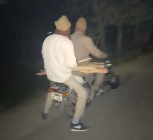 बरेली: ठंड बढ़ते ही सीबीगंज पुलिस ने शुरू की लकड़ी चोरी