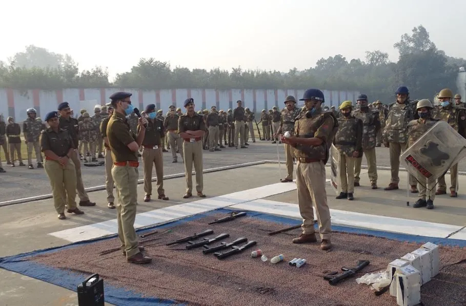 बरेली: एसओ इंस्पेक्टर नहीं चला सके दंगा नियंत्रण यंत्र