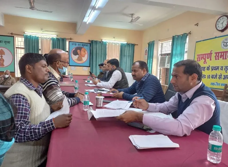 बरेली: मंदिर और श्मशान की भूमि पर दबंगों का कब्जा