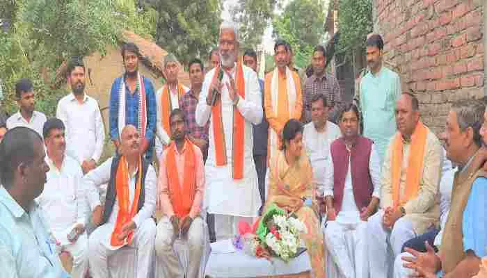 बाराबंकी: प्रदेश अध्यक्ष ने चार बूथों पर किया प्रवास, बूथ जीता तो चुनाव जीता का दिया मंत्र