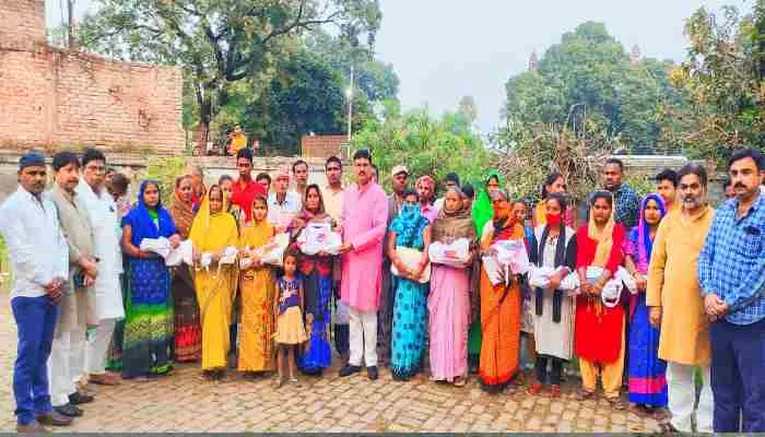 सपा विकास के नाम पर उजाड़े गए परिवारों के साथ: पूर्व मंत्री