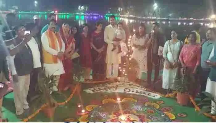 हरदोई: धनतेरस पर हुआ दीपोत्सव, नगरवासियों ने बढ़-चढ़कर लिया हिस्सा