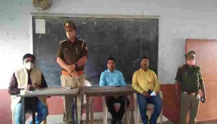 रायबरेलीः मतदाता बनने व मिशन शक्ति को लेकर सीओ ने छात्रों को किया जागरूक