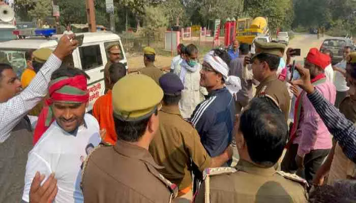 अमेठी: गौरीगंज के सपा विधायक को पुलिस ने किया गिरफ्तार, जानें फिर क्या हुआ?