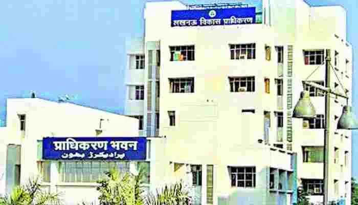 लखनऊ: अवैध निर्माण तोड़ने गयी एलडीए प्रवर्तन टीम पर बिल्डर के गुर्गों ने बोला हमला
