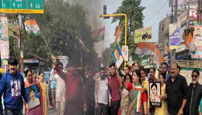 कानपुर: करिश्मा ठाकुर के नेतृत्व में कांग्रेसियों ने कंगना के खिलाफ किया प्रदर्शन