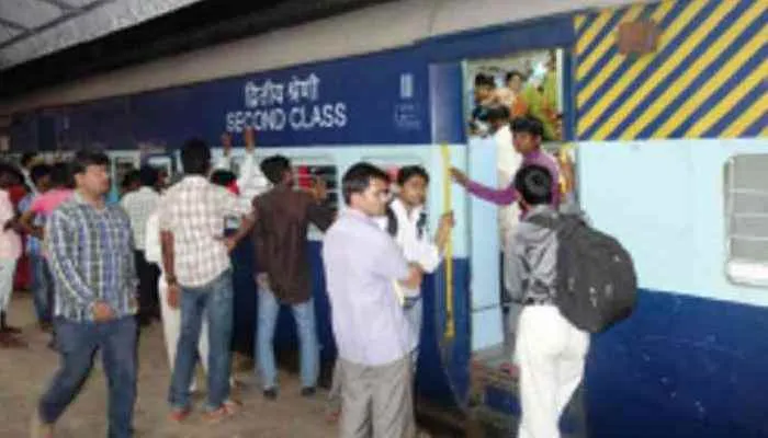 लखनऊ: ट्रेन में छात्र हुआ जहरखुरानी का शिकार, सामान व नकदी ले गए जहरखुरान