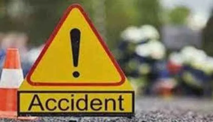 सहारनपुर: दुकानों में घुसा बेकाबू ट्रक, चालक की मौत, पांच दुकानें ध्वस्त