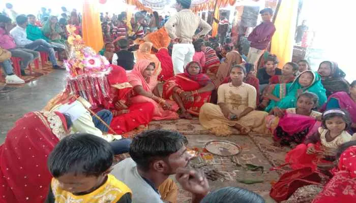 बाराबंकी: सामूहिक विवाह समारोह में 21 जोड़ों ने थामा एक दूसरे का हाथ