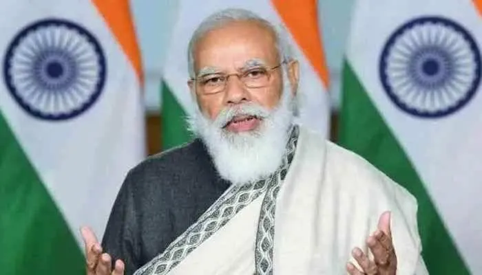 प्रधानमंत्री मोदी ने सेना को सौंपे स्वदेश निर्मित हल्के लड़ाकू हेलीकॉप्टर