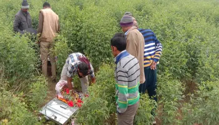 रायबरेलीः चोरों ने घर के पीछे का दरवाजा खोलकर तीन बक्शे, नकदी व जेवर किए पार