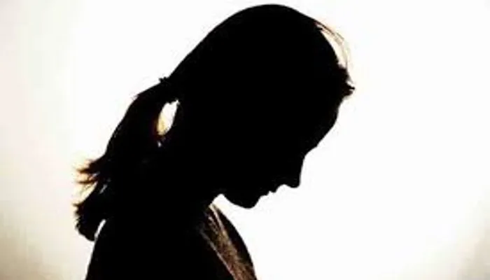 सीतापुर: मौलाना ने तुगलकी फरमान जारी कर युवती का किया सामाजिक बहिष्कार