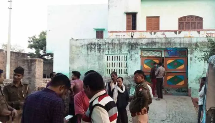 सीतापुर: सिरफिरे ने बेटी व साली की गोली मारकर की आत्महत्या, जानें मामला