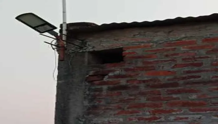 रायबरेलीः करोड़ों खर्च के बाद भी गांव के गलियारों में अंधेरा, जानें वजह?