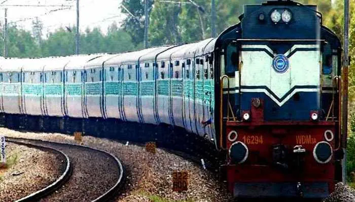 यात्रियों को महंगा पड़ रहा है पैसेंजर ट्रेनों का सफर, रेलवे बोर्ड को लिखा पत्र