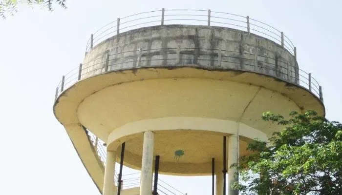 सीतापुर: सफेद हाथी साबित हो रही सेवता में बनी पानी की टंकी, जानें वजह?