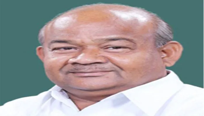 सीतापुर: भाजपा सांसद राजेश वर्मा ने दिलाई पार्टी की सदस्यता