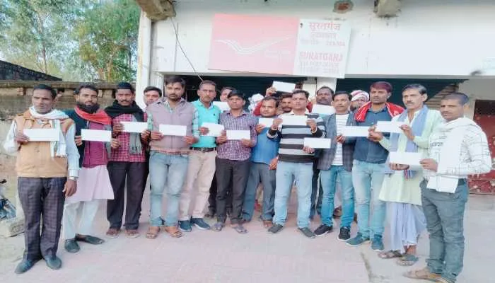 बाराबंकी: क्षेत्र पंचायत सदस्यों ने प्रदर्शन कर मुख्यमंत्री को भेजा पत्र