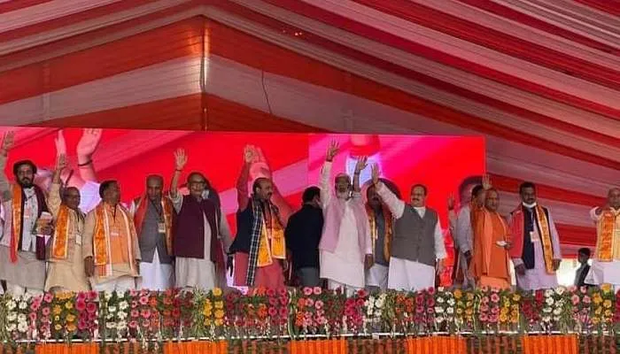 नड्डा व सीएम योगी ने दिया गोरखपुर क्षेत्र के 28 हजार बूथ अध्यक्षों को चुनावी जीत का मंत्र
