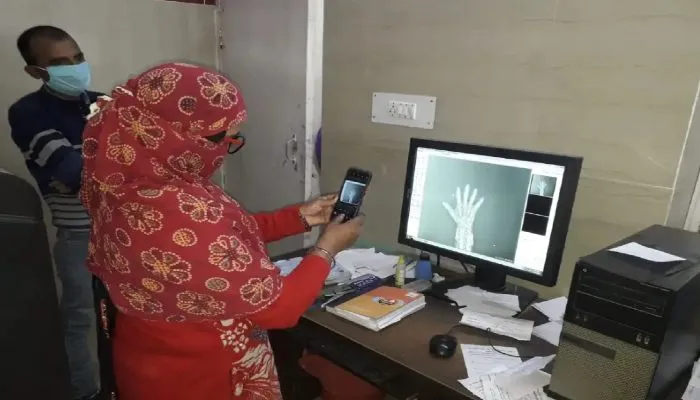 हरदोई: जिला अस्पताल में बेहतर इलाज का दावा हवा-हवाई, मरीज परेशान