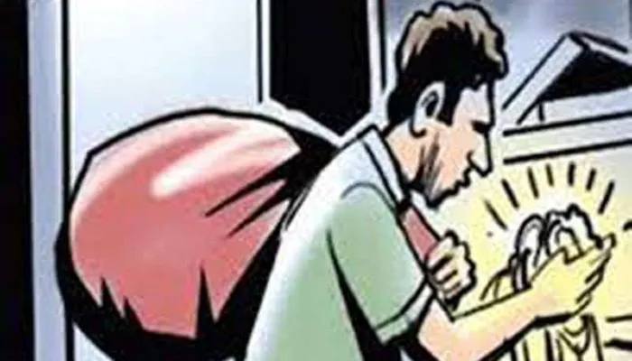 रायबरेलीः चोरों ने सात घरों के तोड़े ताले, लाखों के जेवर व नगदी किए पार