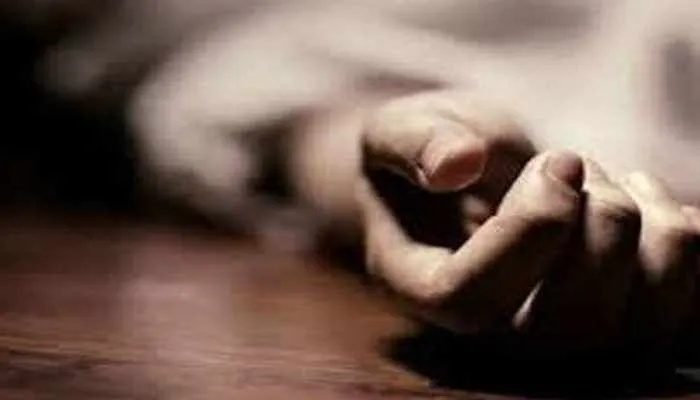 रायबरेलीः क्रेन से दबकर श्रमिक की मौत, परिजनों ने किया हंगामा