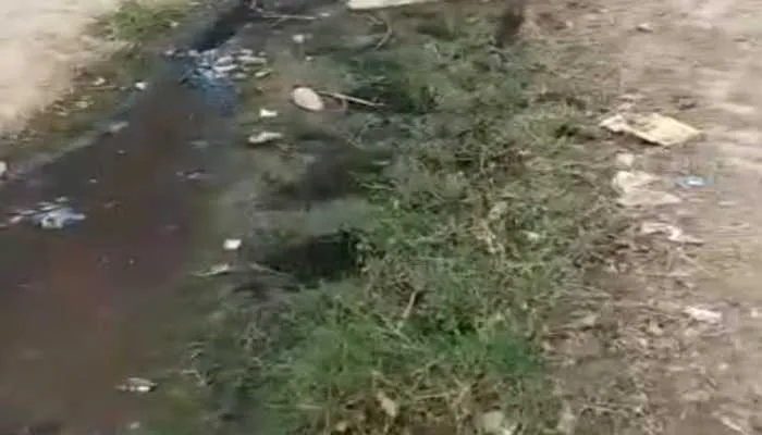 बांदा: भ्रष्टाचार की भेंट चढ़ा ग्राम पंचायत कानाखेड़ा, गांव में लगा गंदगी का अंबार