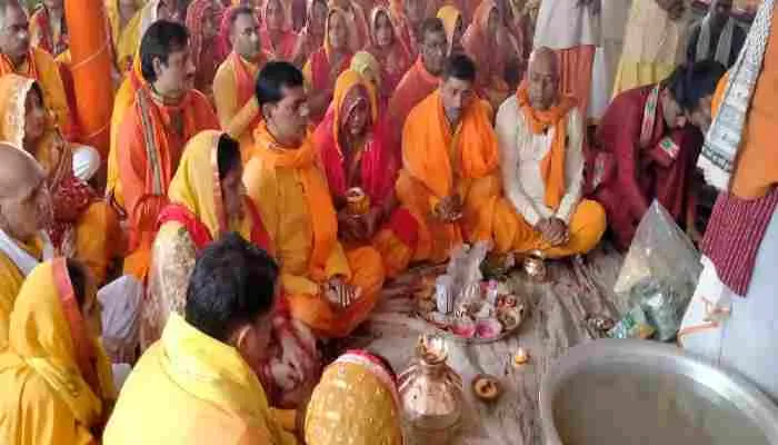 हरदोई: श्री लक्ष्मी नारायण महायज्ञ को लेकर पाली कस्बे में निकाली गई भव्य कलश यात्रा
