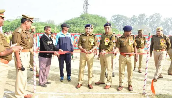 सीतापुर: एसाल्ट प्रतियोगिता में पीएसी वाहिनी के जवानों ने दिखाए करतब