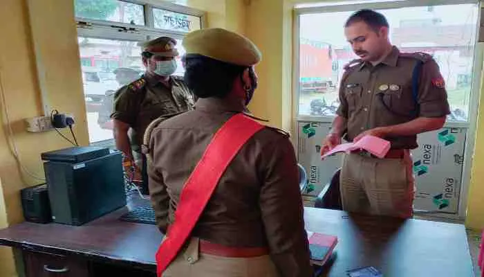 बाराबंकी: कोतवाली रामसनेही घाट का पुलिस अधीक्षक ने किया निरीक्षण, दिए ये निर्देश