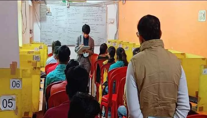 हरदोई: रजिस्टर पर फर्जी हाजिरी लगाकर हड़प रहे थे धन, सीडीओ ने पकड़ा