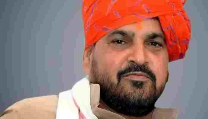 संजय निषाद के राम जन्म संबंधी बयान पर भाजपा सांसद का पलटवार, जानें क्या कहा?