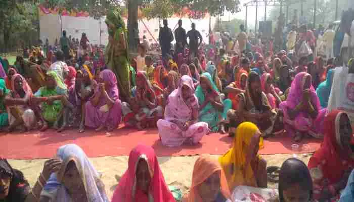 अयोध्या: 1051 महिलाओं ने की अवसान मैया की पूजा, दुर्गा मंदिर में हुआ आयोजन