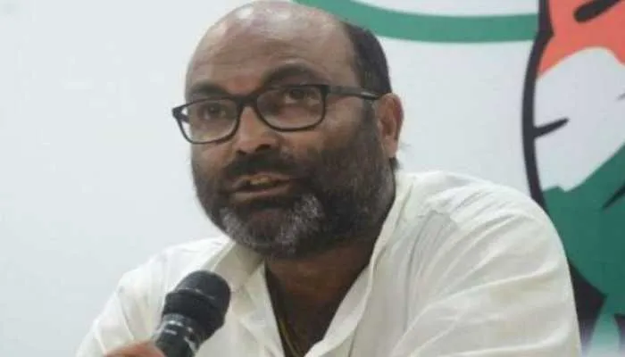 किसानों का घर उजाड़ कर जश्न मना रही भाजपा सरकार : लल्लू