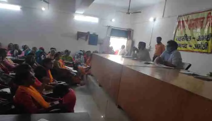 अमेठी: मतदाता सूची पुनरीक्षण कार्यक्रम को लेकर एसडीएम ने दिया प्रशिक्षण
