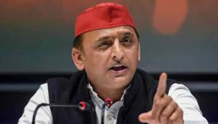 पूर्वांचल एक्सप्रेस-वे पर तनातनी, अखिलेश ने गुणवत्ता पर उठाया सवाल