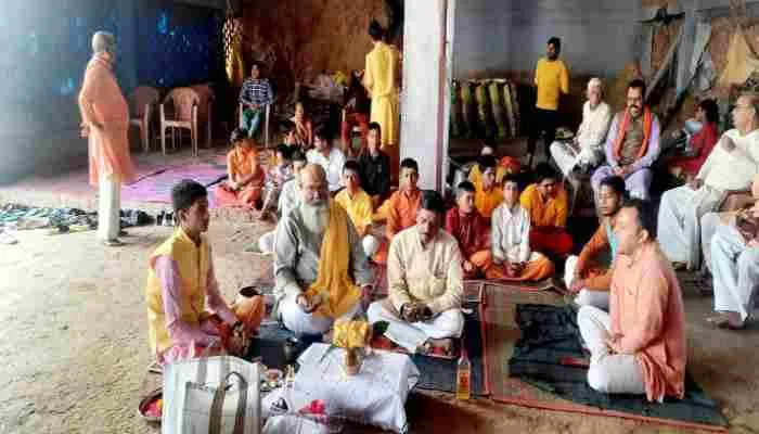 अयोध्या: गोपाष्टमी पर कारसेवकपुरम् में हुआ गोवंशों का पूजन