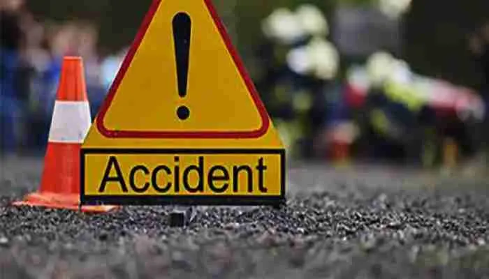 मिर्जापुर: ट्रक चालक ने लिया अचनाक ब्रेक, पीछे से टकराई एंबुलेंस, दो की दर्दनाक मौत