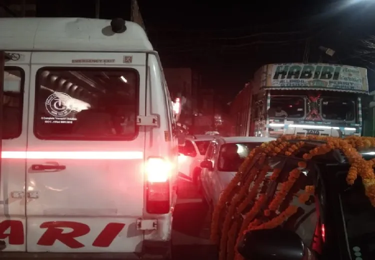 अमरोहा: रात भर जाम से जूझे लोग, चौराहे पर नहीं दिखी ट्रैफिक पुलिस