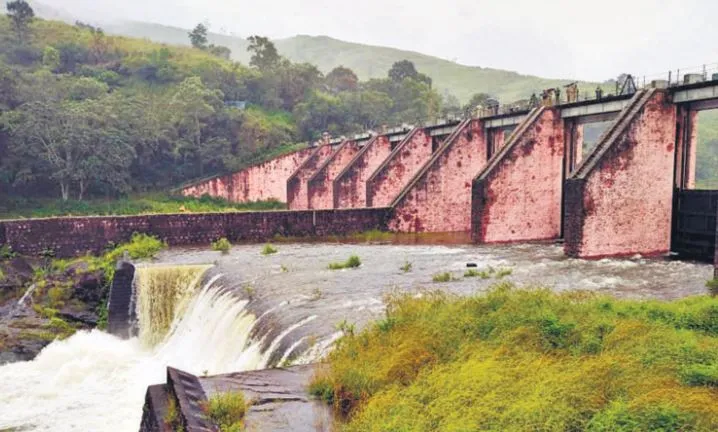 तमिलनाडु सरकार ने जलस्तर बढ़ने के बाद मुल्लापेरियार बांध का एक द्वार खोला