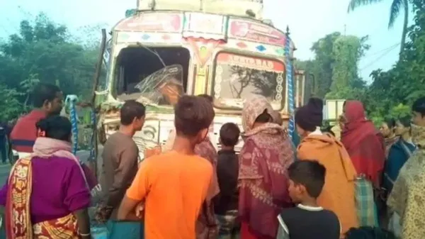 पश्चिम बंगाल दर्दनाक हादसा: नादिया जिले में वाहन ट्रक से टकराया, शव यात्रा में शामिल हुए 15 लोगों की मौत