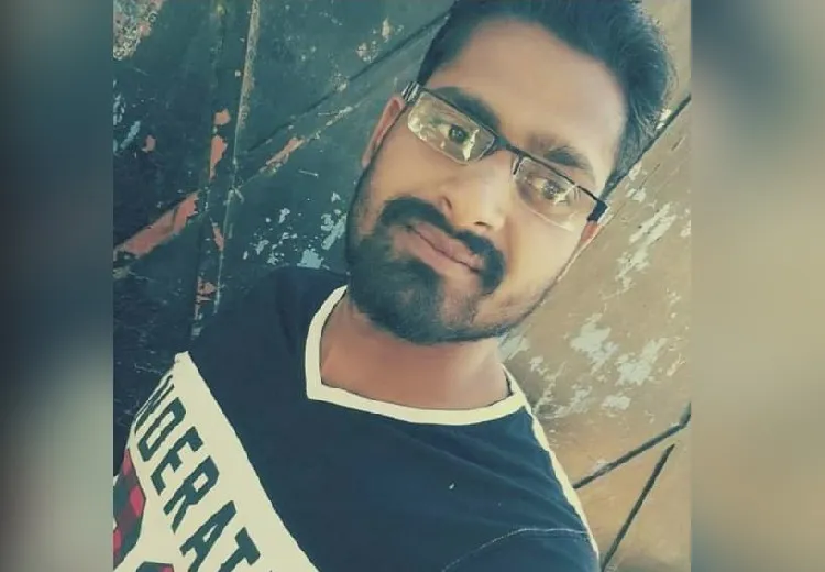 बरेली: अवैध खनन कर मिट्टी ले जा रहे ट्रैक्टर-ट्रॉली से टकराई कार, हादसे में कार चालक की मौत