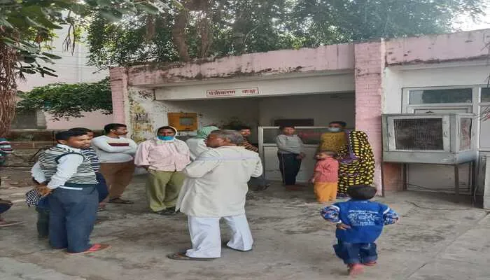 रायबरेली: दावों और सख्ती के बाद भी नहीं सुधर रही चिकित्सा व्यवस्था, जानें पूरा मामला…