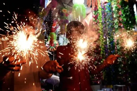 रुद्रपुर: दिवाली पर लापरवाही पड़ी भारी, पटाखों से 18 झुलसे
