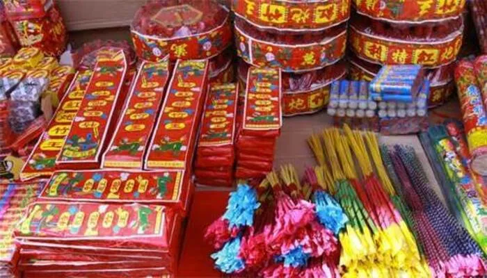 बरेली: लाइसेंस निरस्त वाले पटाखा कारोबारियों को मोहलत