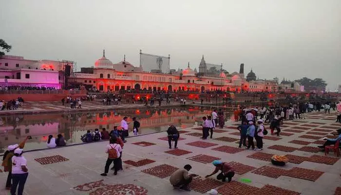 अयोध्या सज-संवर कर तैयार, दीपोत्सव कल