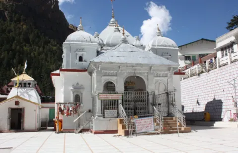 शीतकाल के लिए बंद हुए गंगोत्री धाम के कपाट, जानें यमुनोत्री, बदरीनाथ और केदारनाथ धाम के कपाट कब होंगे बंद