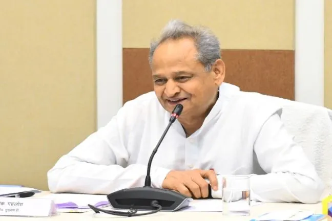 तीन मंत्रियों के Resignation देने के बाद, अब शाम तक गहलोत कैबिनेट के सभी मंत्री दे सकते हैं इस्तीफा, 5 बजे होगी बैठक