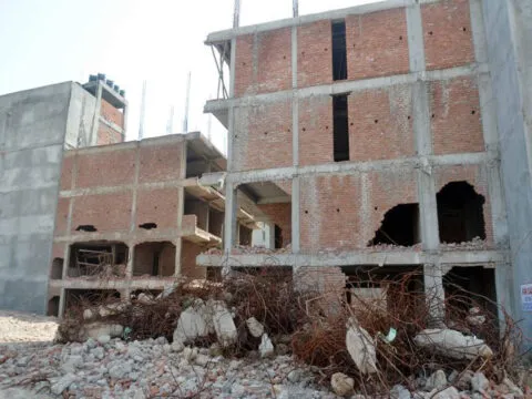 हल्द्वानी: अल्टीमेटम के बाद भी सुरक्षा के इंतजाम नहीं, बेसमेंट में मिली थी युवक की लाश